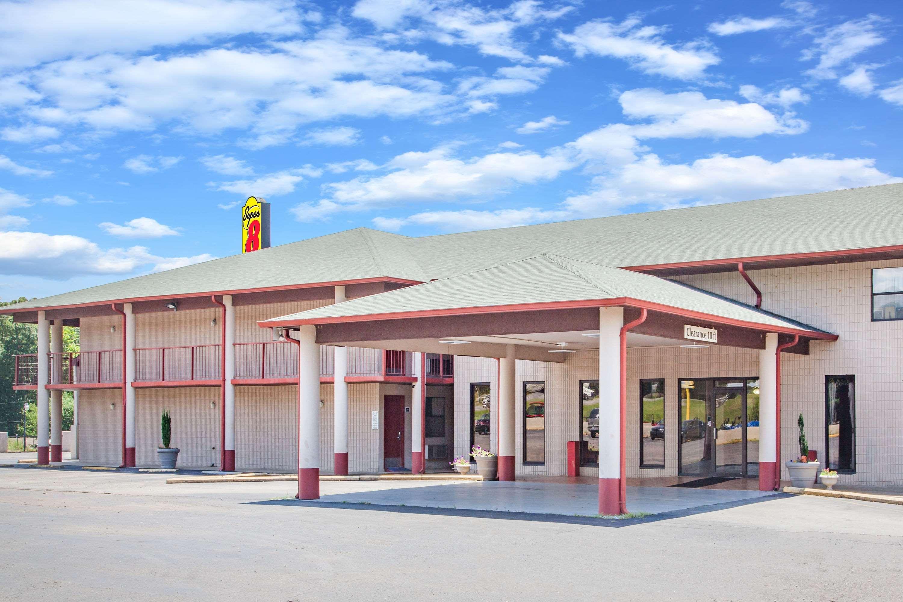 Super 8 By Wyndham Malvern Exterior photo
